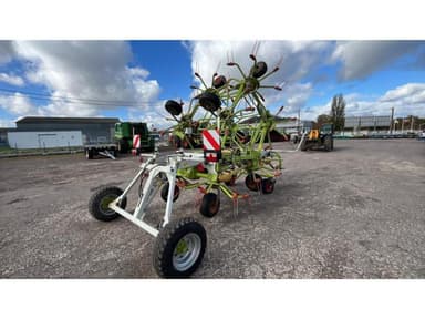 Faneuse CLAAS Volto 1300T - photo 4