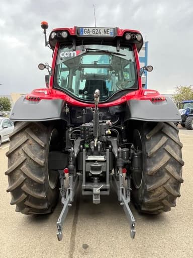 Tracteur chargeur VALTRA N134 - photo 4