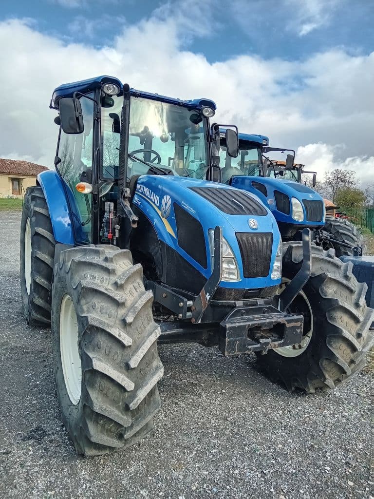 Tracteur NEW HOLLAND TD5.105 - photo principale