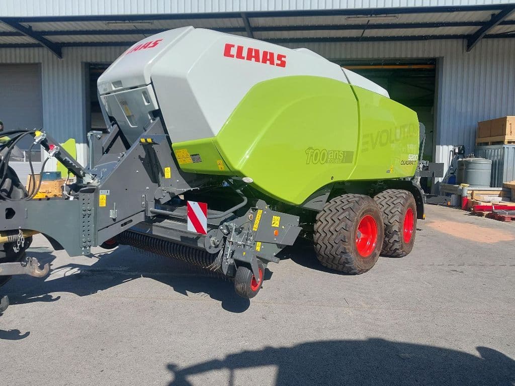 Presse haute densite CLAAS quadrant 5200  - photo principale