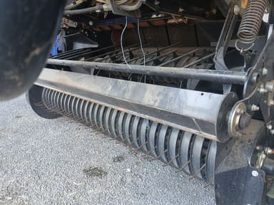 Presse balles rondes NEW HOLLAND Roll Belt 180 Activsweep - photo 4