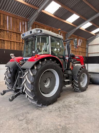 Tracteur MASSEY FERGUSON 5S.145 - photo 3
