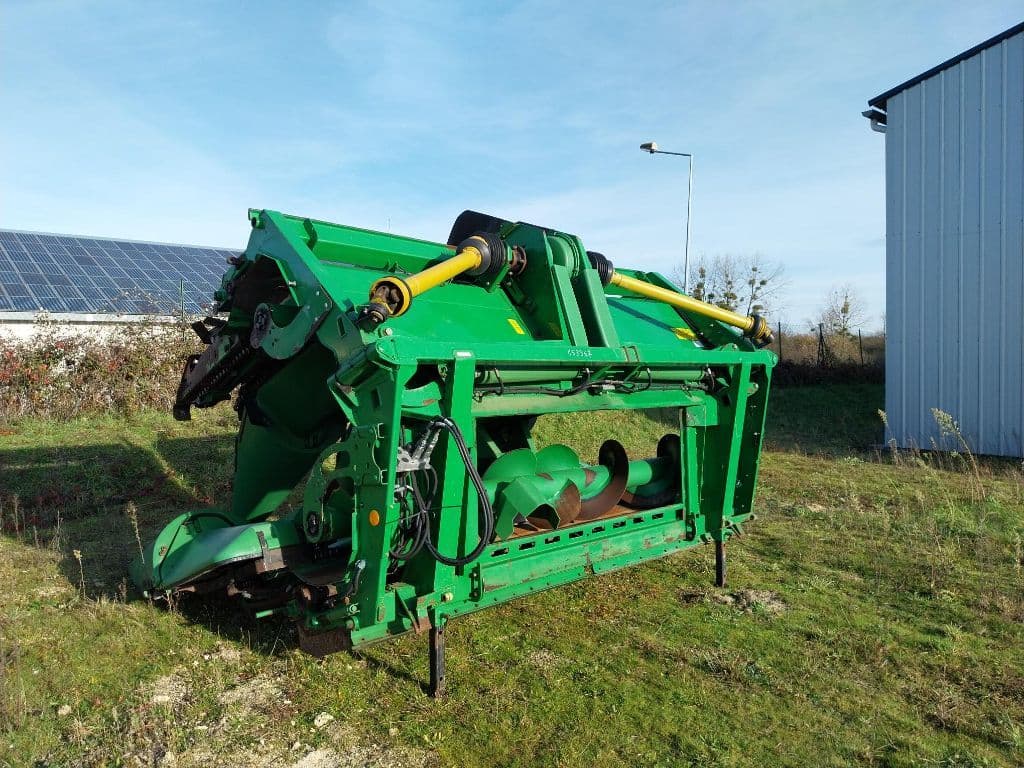 Cueilleur JOHN DEERE 608c - photo principale