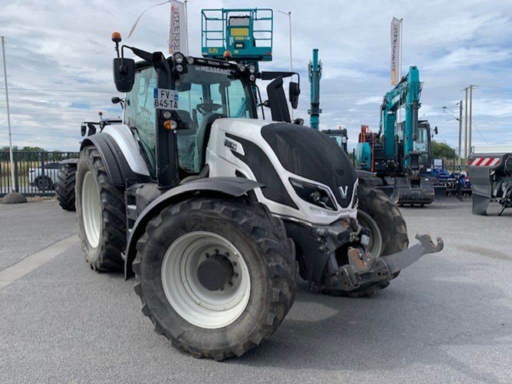 Tracteur VALTRA T214 Active - photo principale