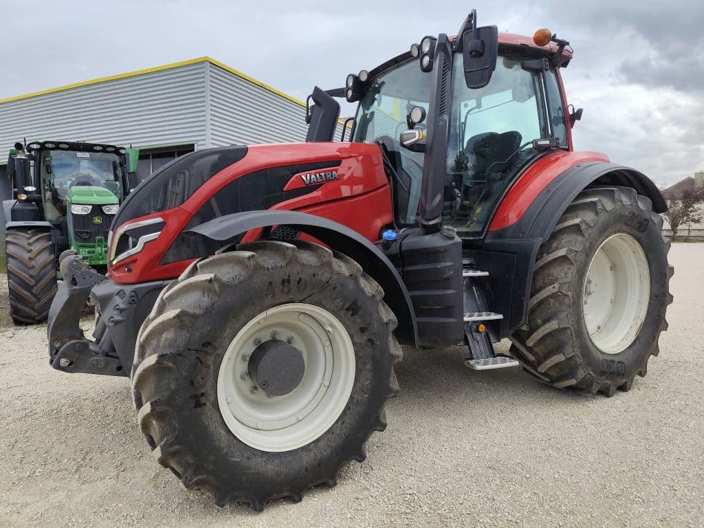 Tracteur VALTRA T155 - photo principale