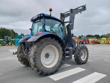 Tracteur chargeur VALTRA N 135 - photo 4