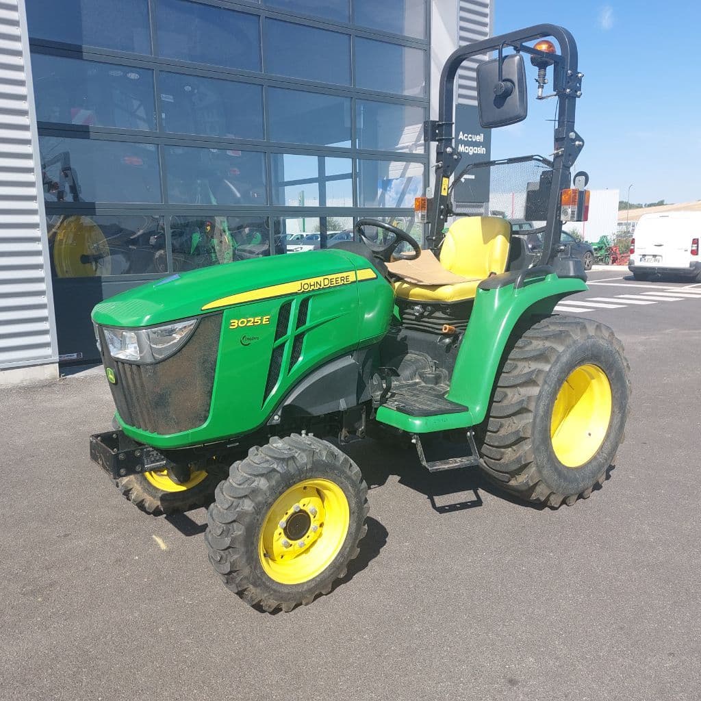 Micro tracteur JOHN DEERE 3025e - photo principale
