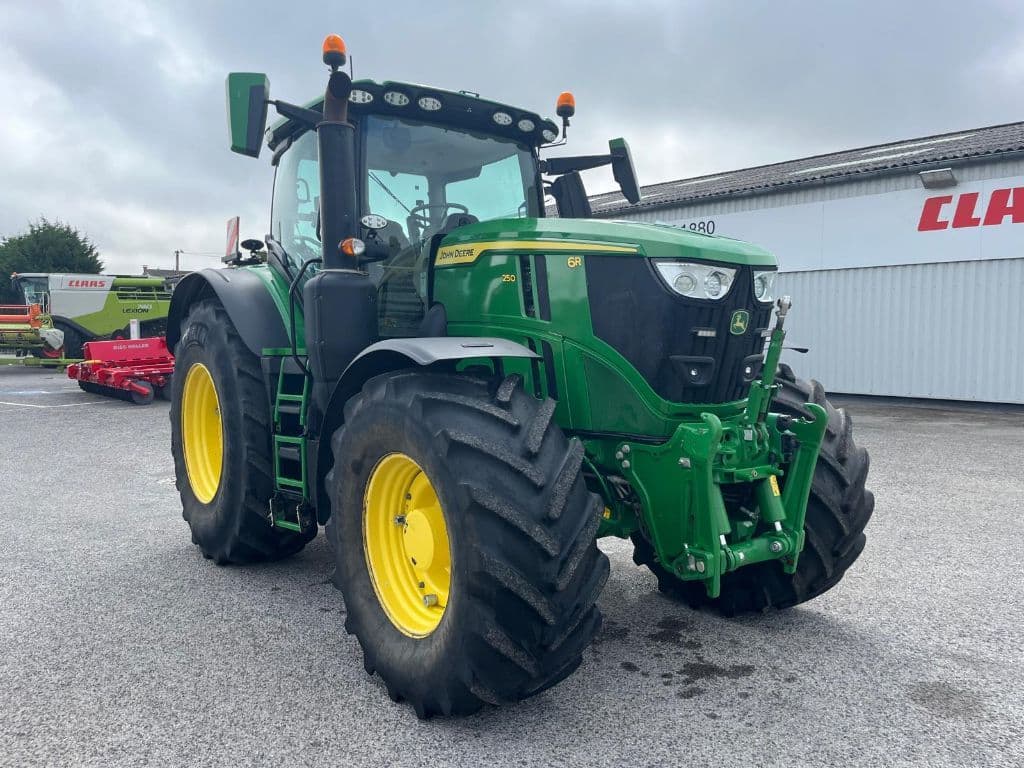Tracteur JOHN DEERE 6R250 - photo principale