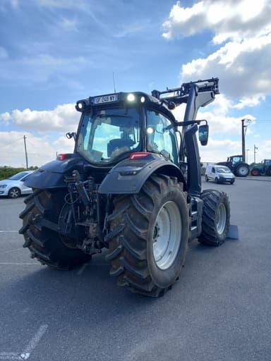 Tracteur chargeur VALTRA T 154 Hi - photo 3
