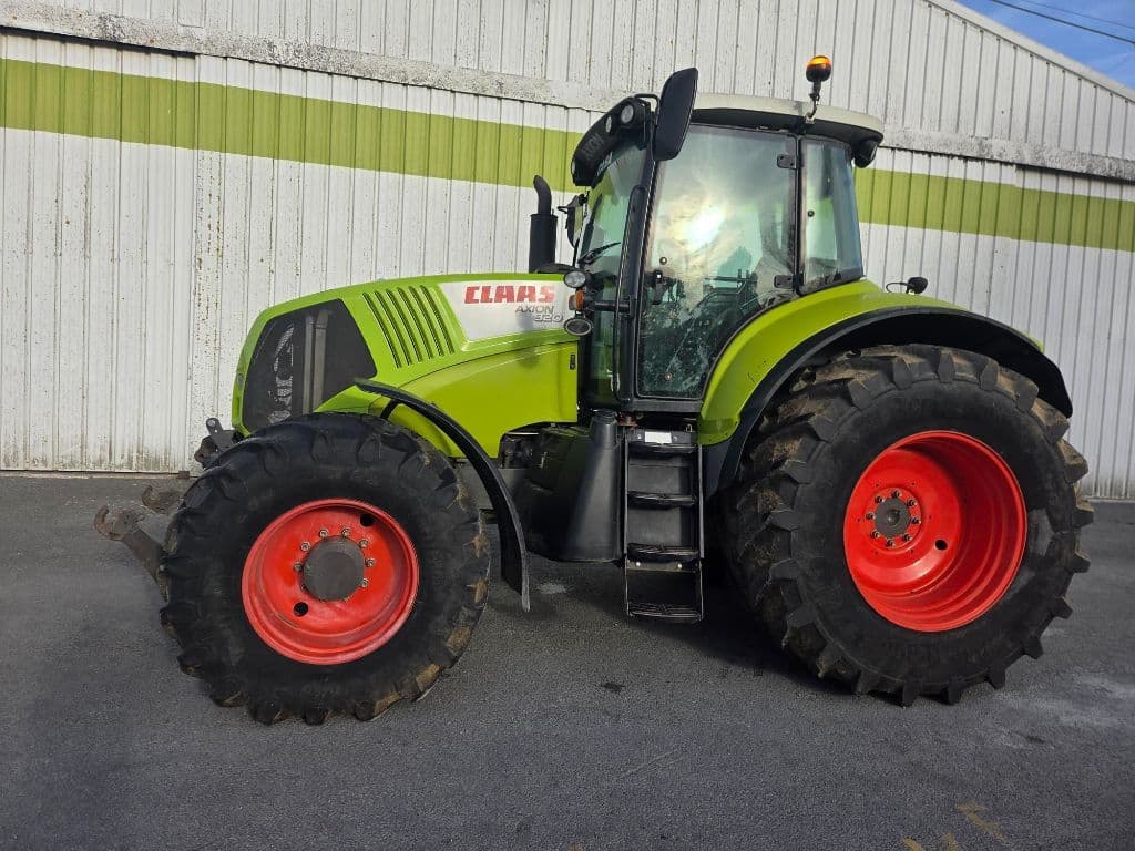 Tracteur CLAAS AXION 820 - photo principale