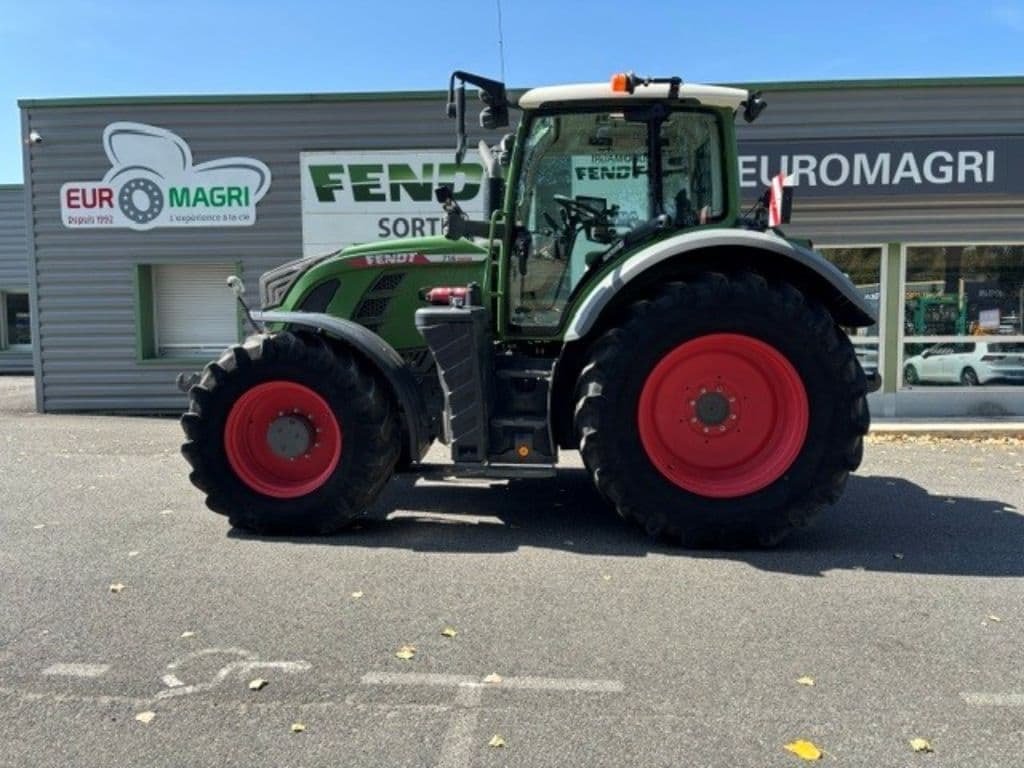 Tracteur FENDT 716 VARIO POWER + - photo principale