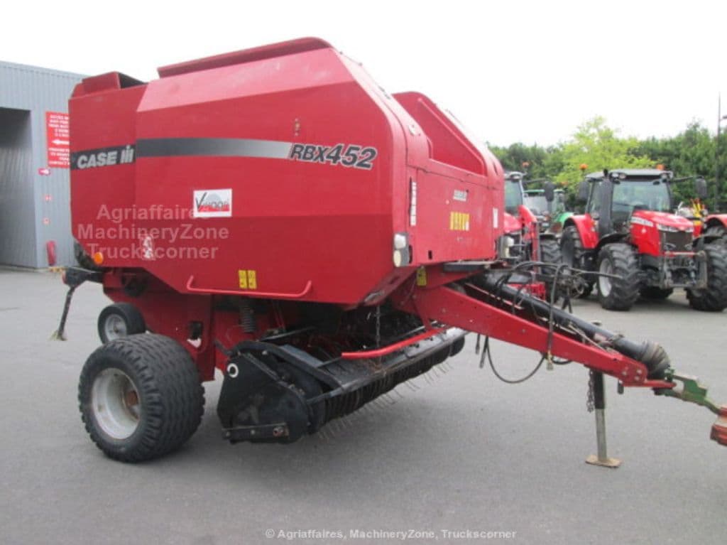 Presse balles rondes CASE IH RBX 452 - photo principale