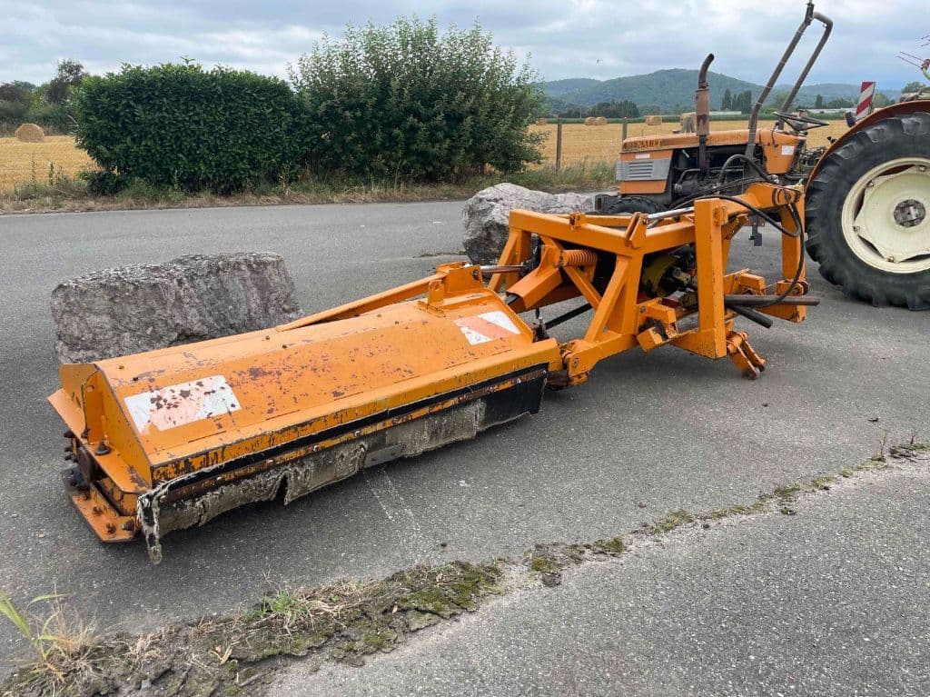 Broyeur d'accotement ROUSSEAU 1600 TS - photo principale