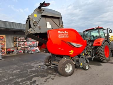 Presse balles rondes KUBOTA BV 6160 démo - photo 5