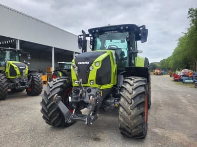 Tracteur CLAAS AXION 800 - photo 3