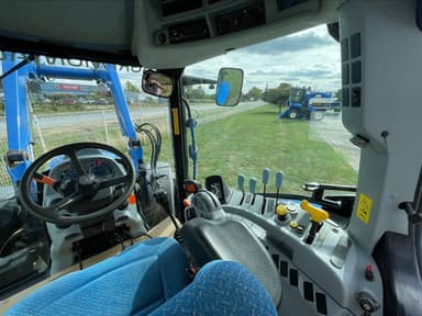 Tracteur chargeur NEW HOLLAND T6.155 - photo 4