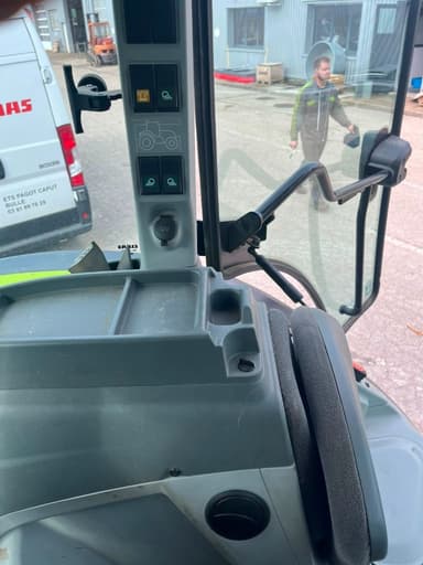 Tracteur chargeur CLAAS Arion 430 - photo 5