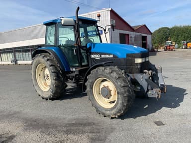 Tracteur NEW HOLLAND 8260 - photo 3