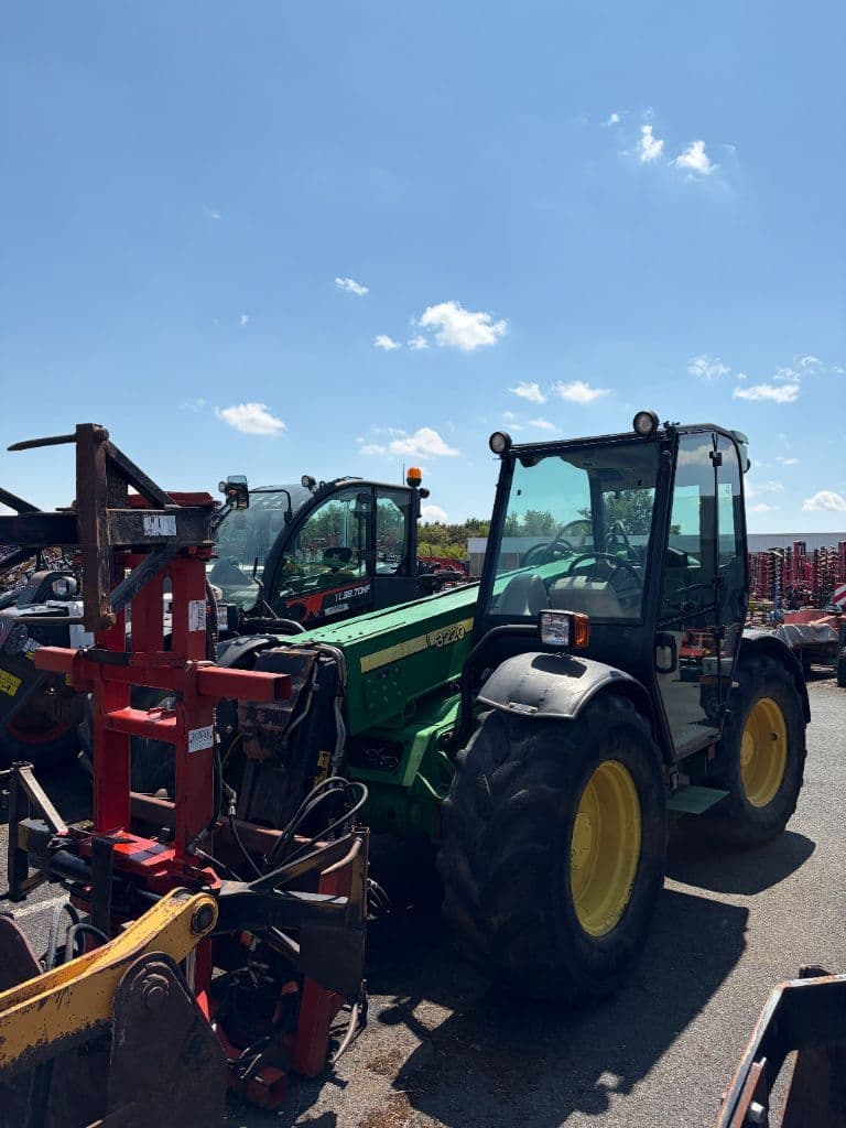 Telescopique JOHN DEERE 3220 - photo principale