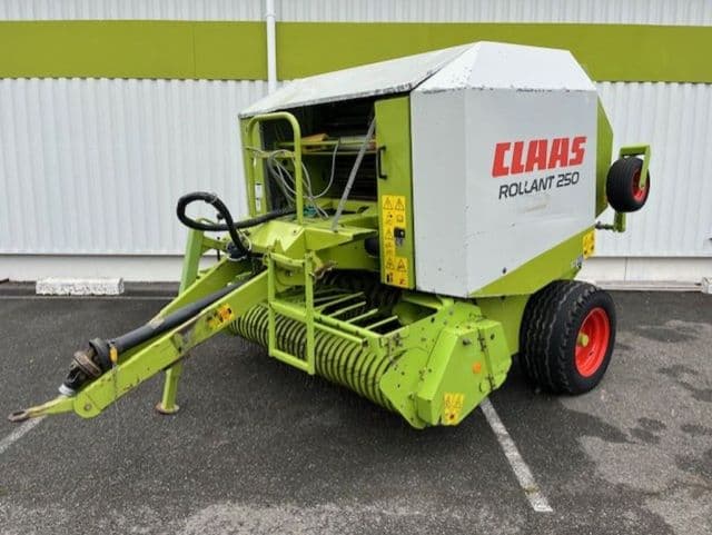 Presse balles rondes CLAAS ROLLANT 250 - photo principale
