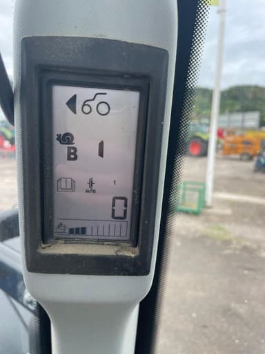 Tracteur VALTRA N 154 V - photo 2