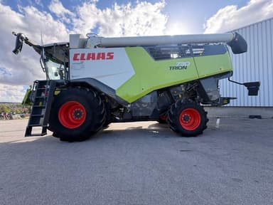 Moissonneuse CLAAS TRION 730 - photo 4
