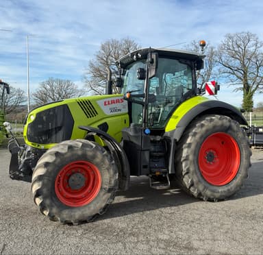Tracteur CLAAS AXION 830 - photo 2