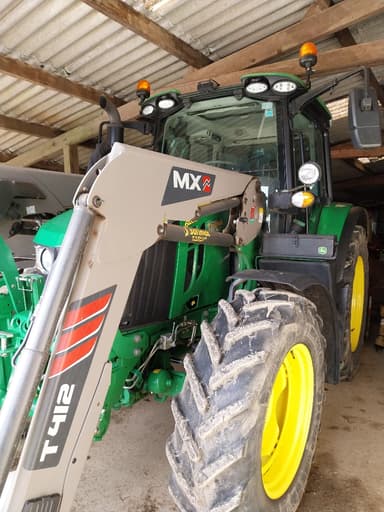 Tracteur chargeur JOHN DEERE 6120M - photo 2