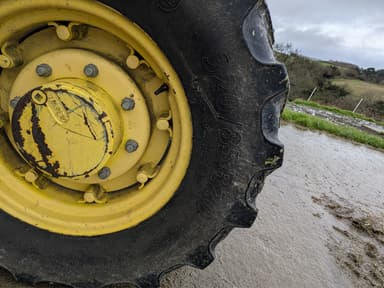 Tracteur JOHN DEERE 5065E - photo 5