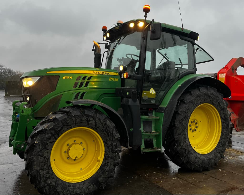 Tracteur JOHN DEERE 6115R - photo principale