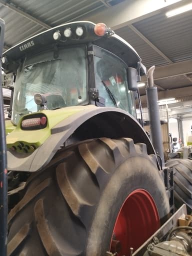 Tracteur CLAAS AXION 810 - photo 3