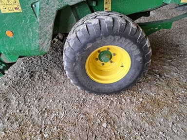 Presse balles rondes JOHN DEERE V 461 M - photo 5