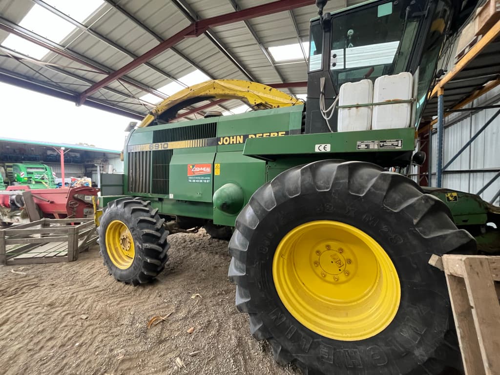Ensileuse JOHN DEERE 6910  - photo principale