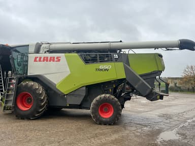 Moissonneuse CLAAS Trion 650 - photo 4