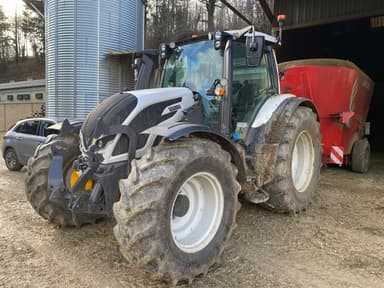 Tracteur chargeur VALTRA N175 - photo 2