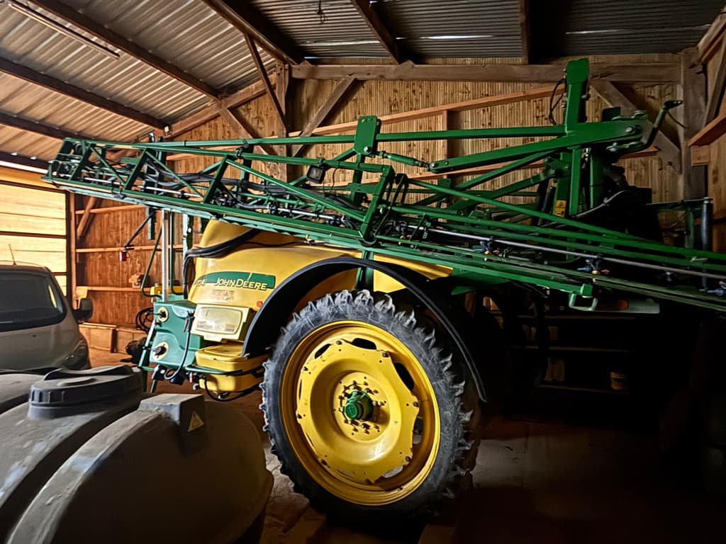 Pulverisateur JOHN DEERE 724i - photo principale