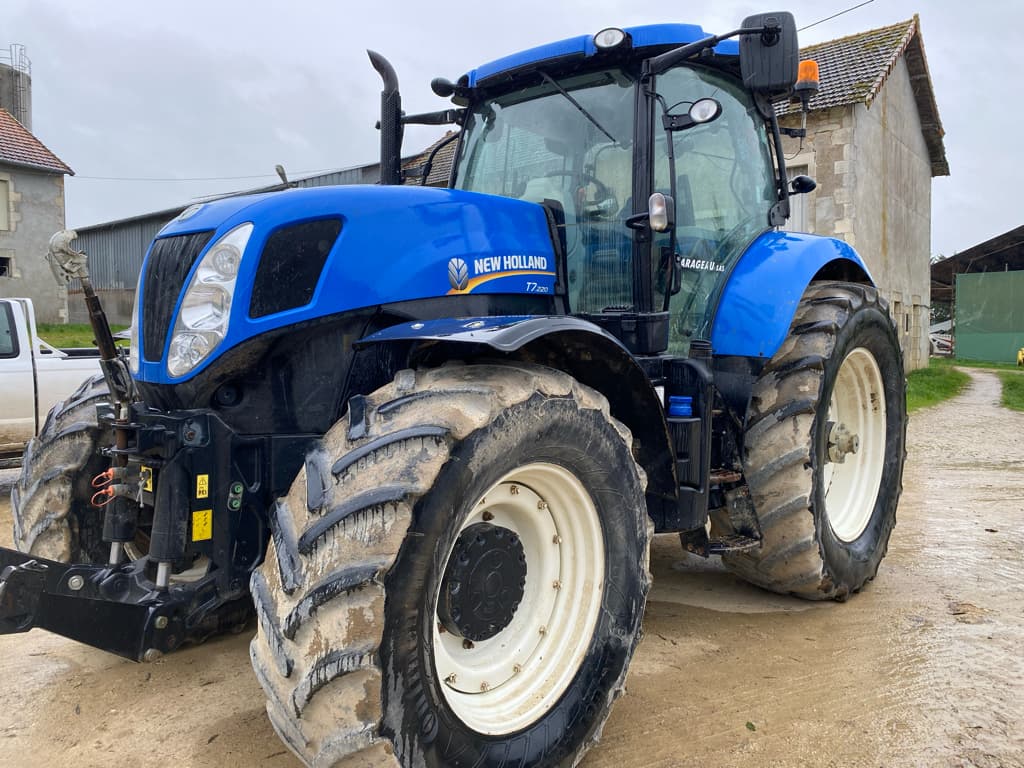 Tracteur NEW HOLLAND T7.220 - photo principale