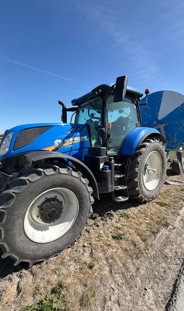 Tracteur NEW HOLLAND T7.230 CLASSIC - photo principale