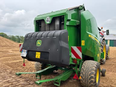 Presse balles rondes JOHN DEERE V461M - photo 4