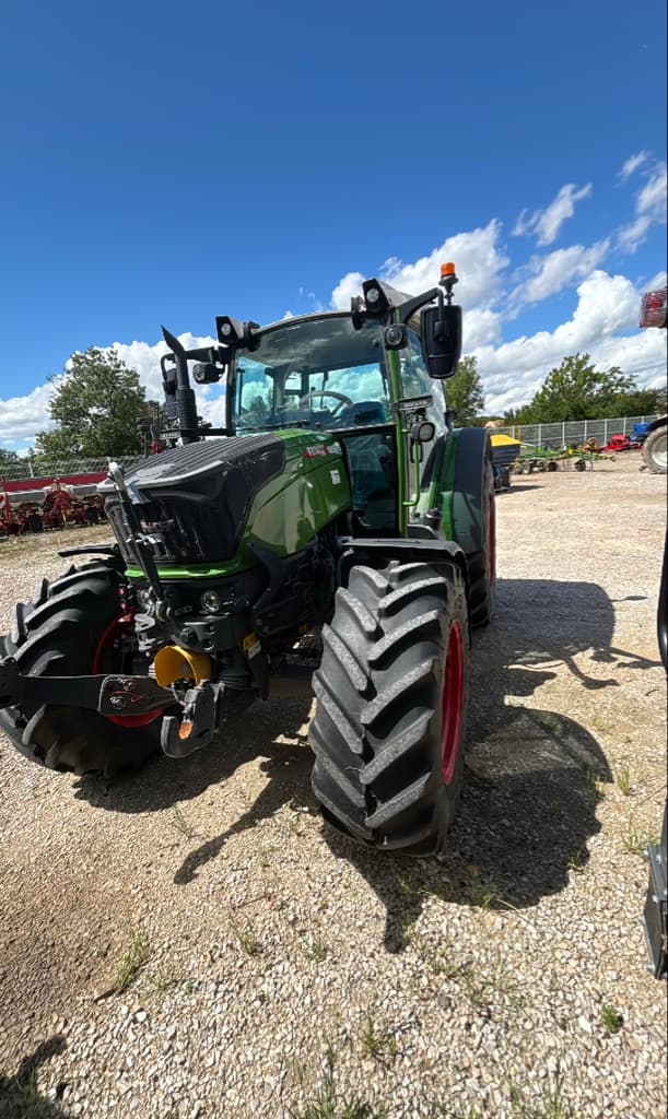 Tracteur FENDT 211S - photo principale