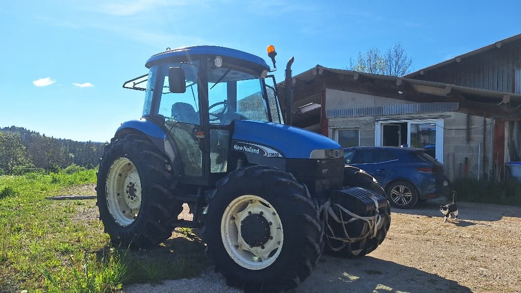 Tracteur NEW HOLLAND TD85 D - photo principale
