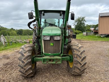Tracteur chargeur JOHN DEERE 5085M - photo 3