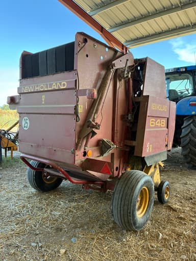 Presse balles rondes NEW HOLLAND 648 - photo 3