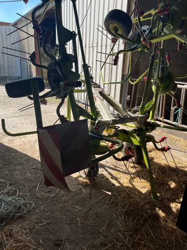 Faneuse CLAAS Volto 77 - photo 4