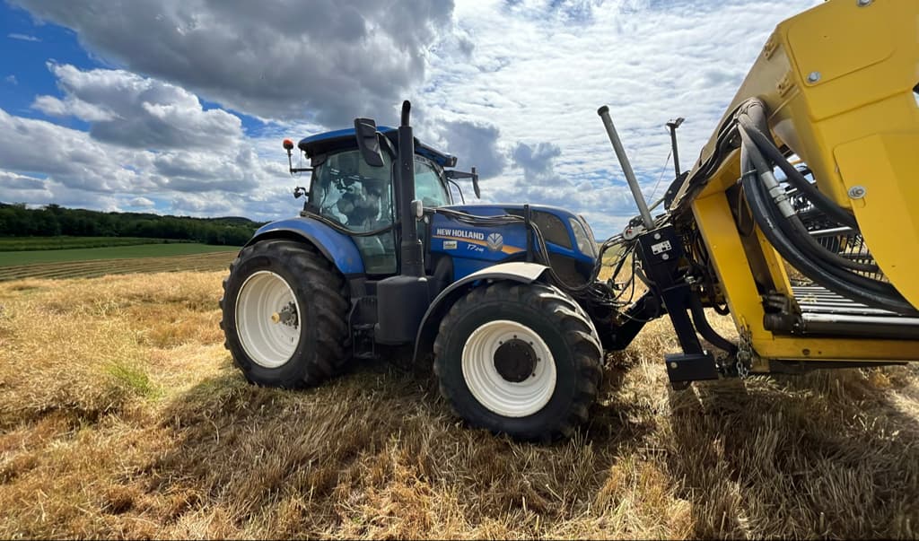Tracteur NEW HOLLAND T7.245 - photo principale