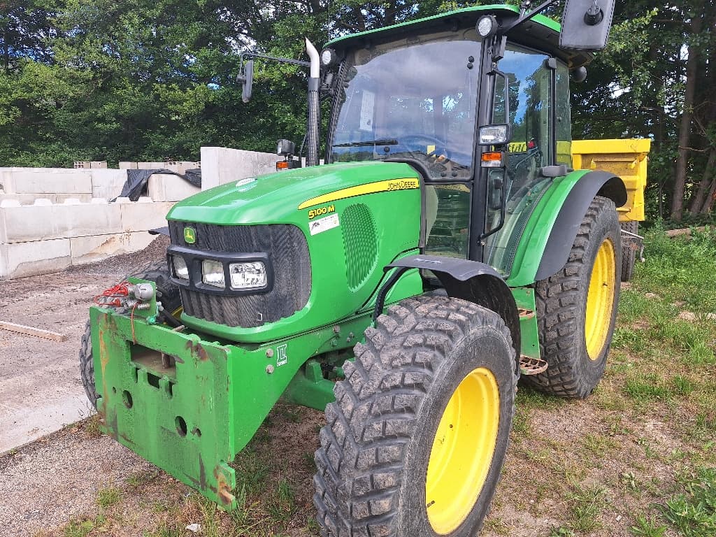 Tracteur JOHN DEERE 5100M - photo principale