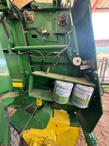 Presse balles rondes JOHN DEERE 572 - photo 5