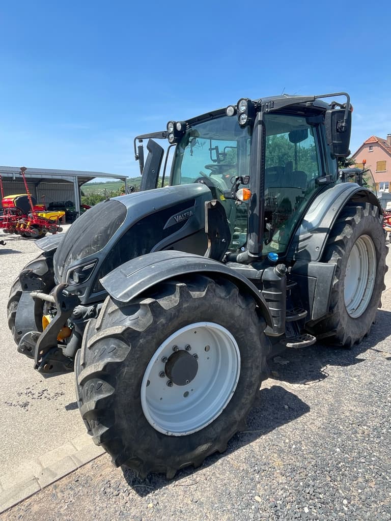Tracteur VALTRA N154 - photo principale