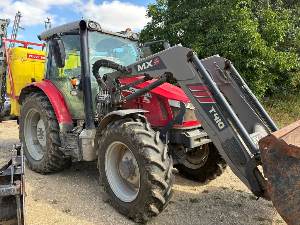 Tracteur MASSEY FERGUSON 5711S DYNA-6 EFFICIENT - photo principale