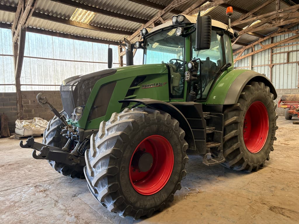 Tracteur FENDT 828 SCR PROFI - photo principale